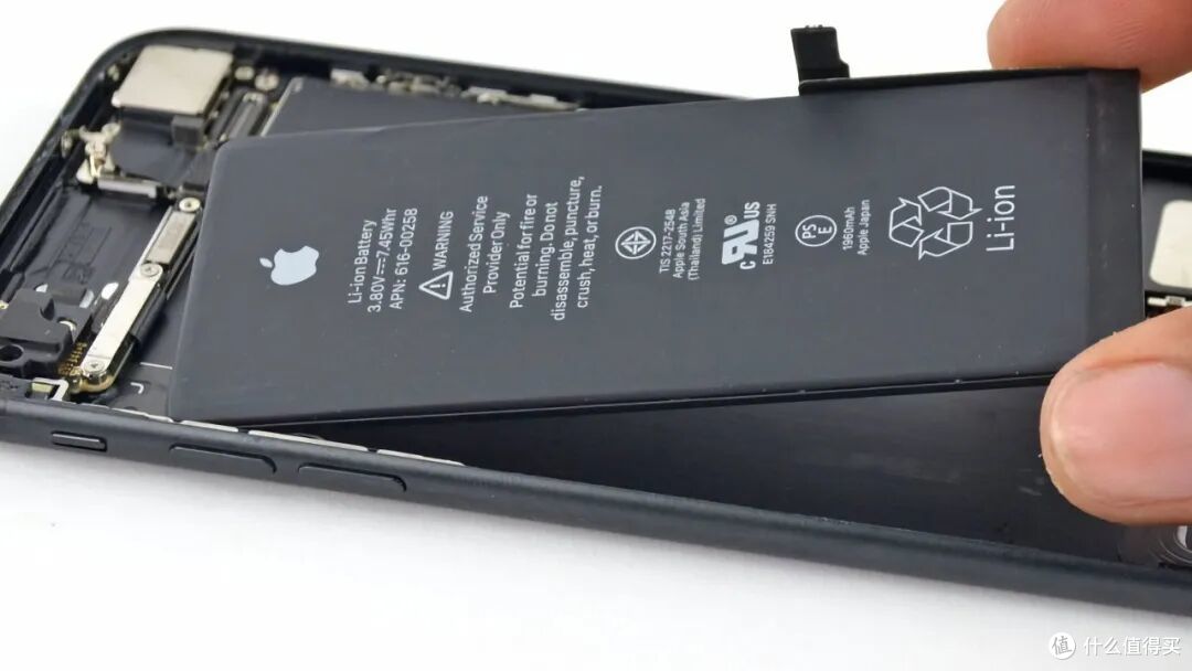 苹果正在开发的新品，或「可拆卸电池」！iPhone 18有戏吗？