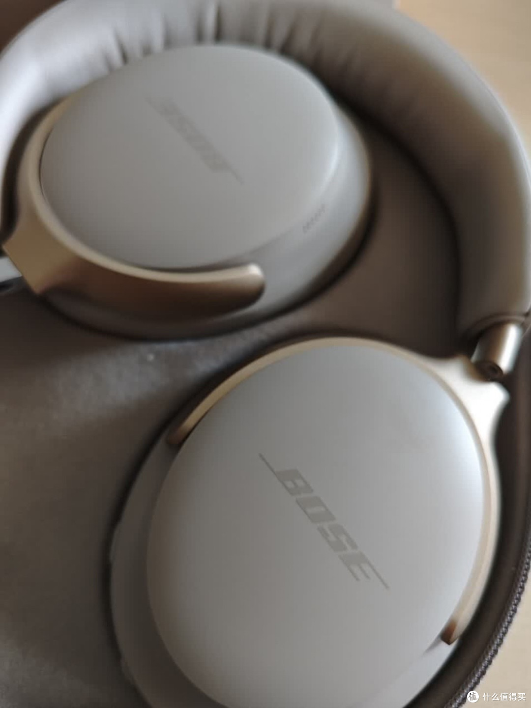 早高峰的“静音键”！Bose QC Ultra 让我在地铁里拥有了私人包厢