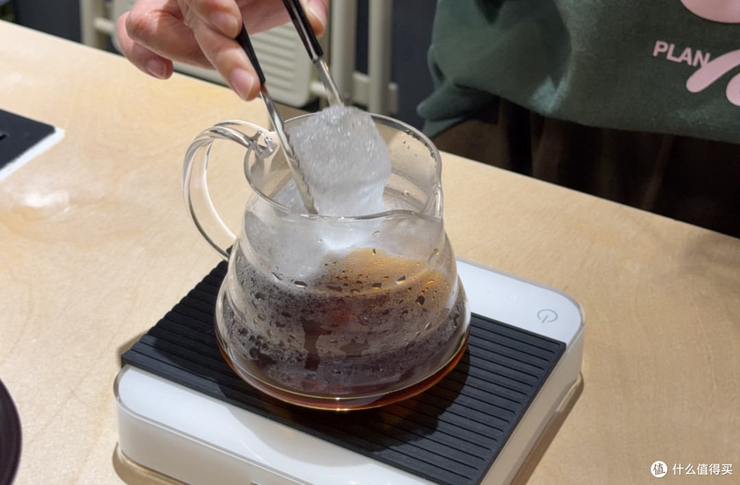 夏日冰咖啡制作全攻略,手把手教你做一杯好喝的冰咖啡