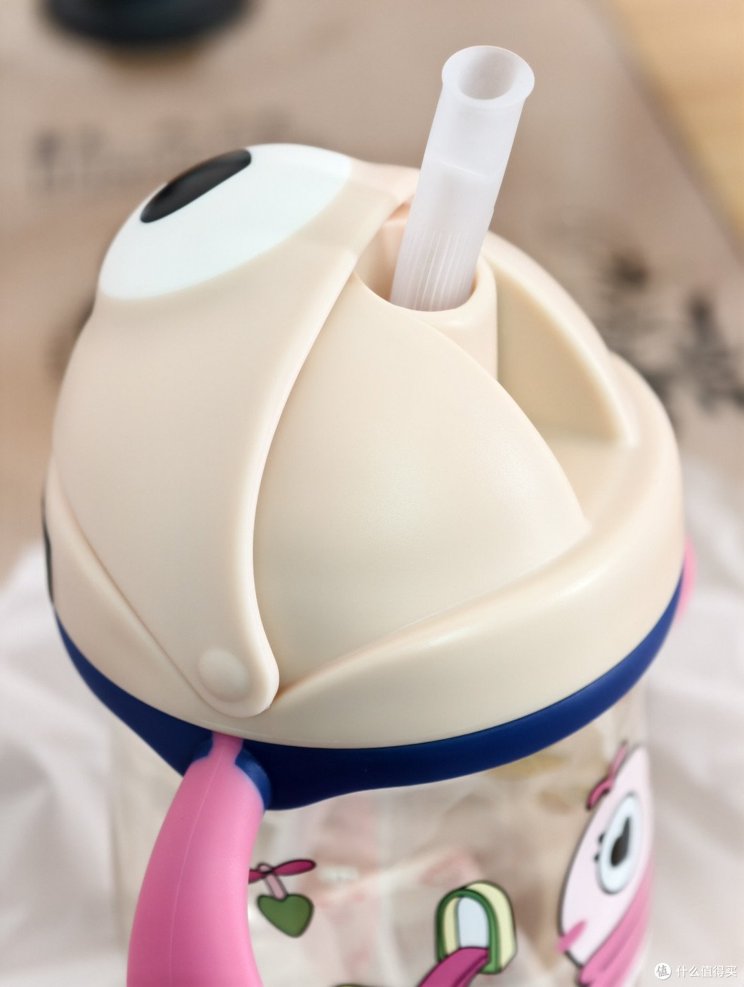 踩空8个水杯后挖到宝！babycare伊萌仔防摔吸管杯，宝妈闭眼入