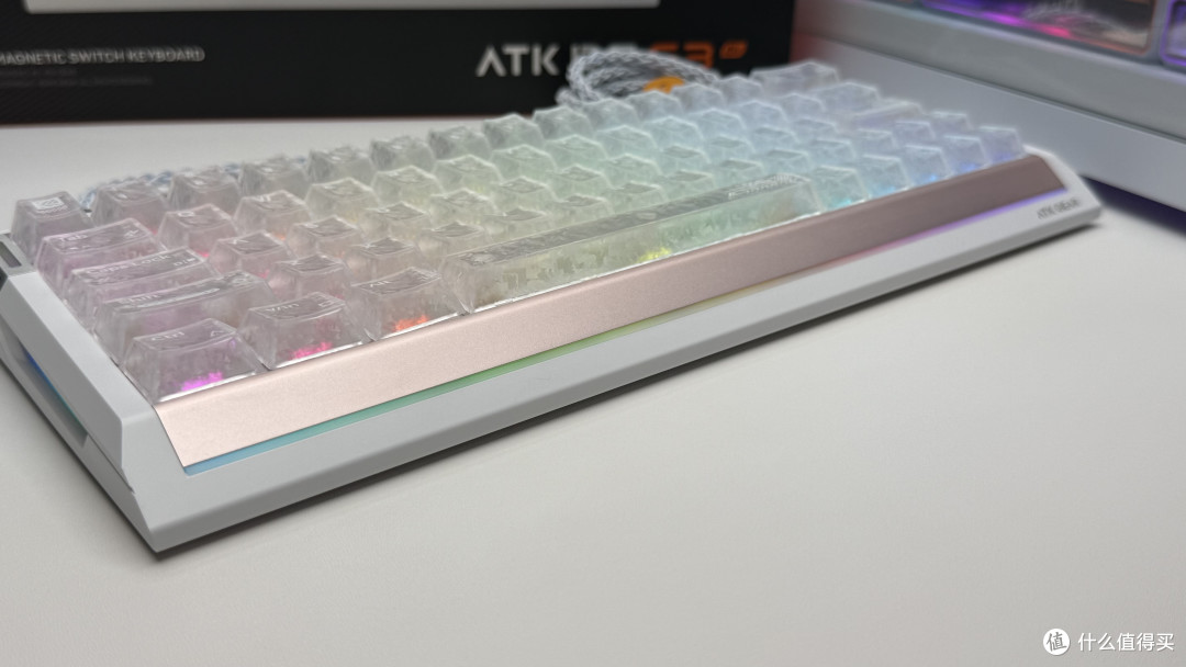 瓦学弟又添 8K 磁轴新装备!ATK新品 RS 63 Air上市!