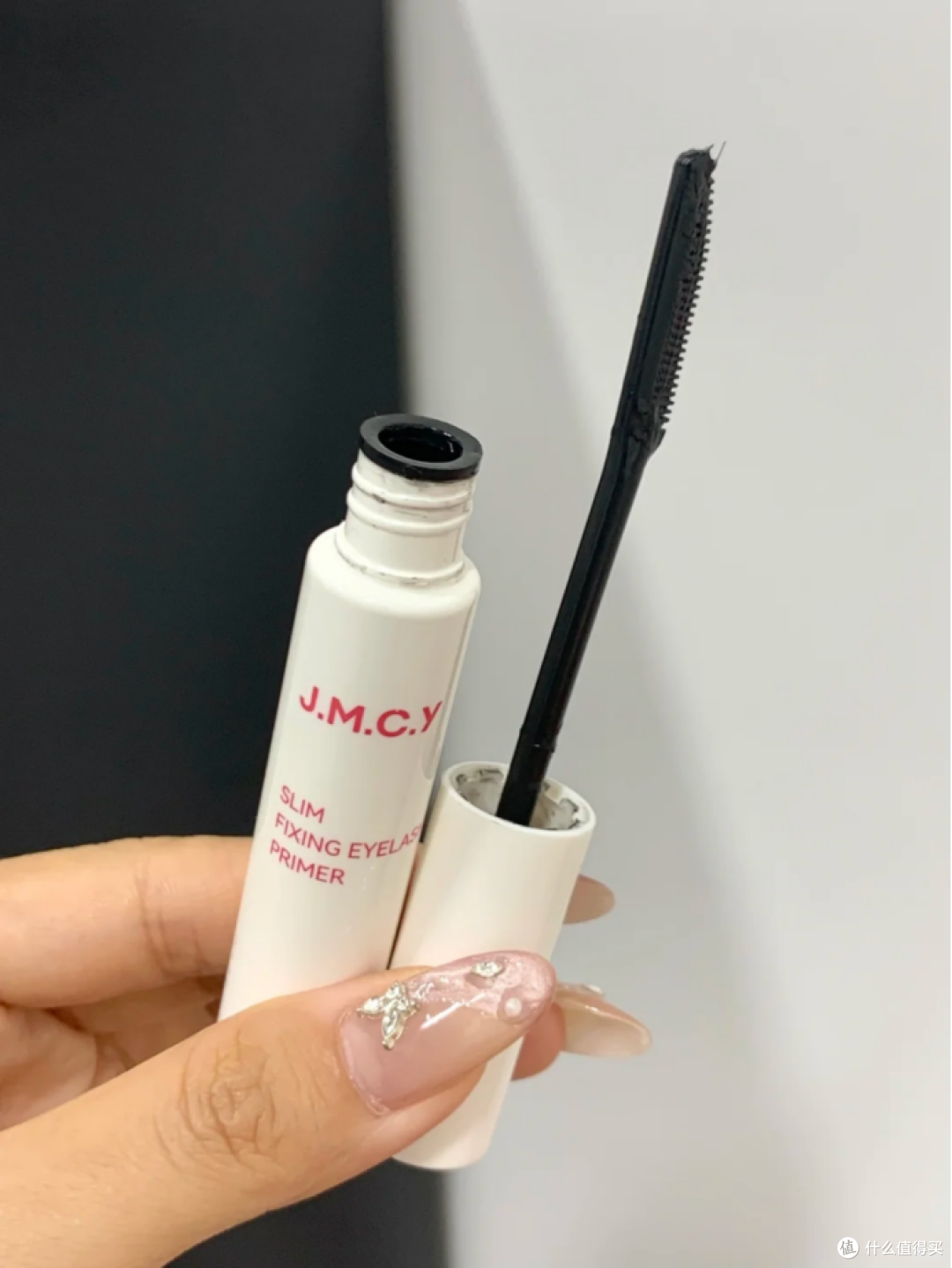 不用技巧也好看:健美创研睫毛打底膏轻松刷出自然感太阳花睫毛