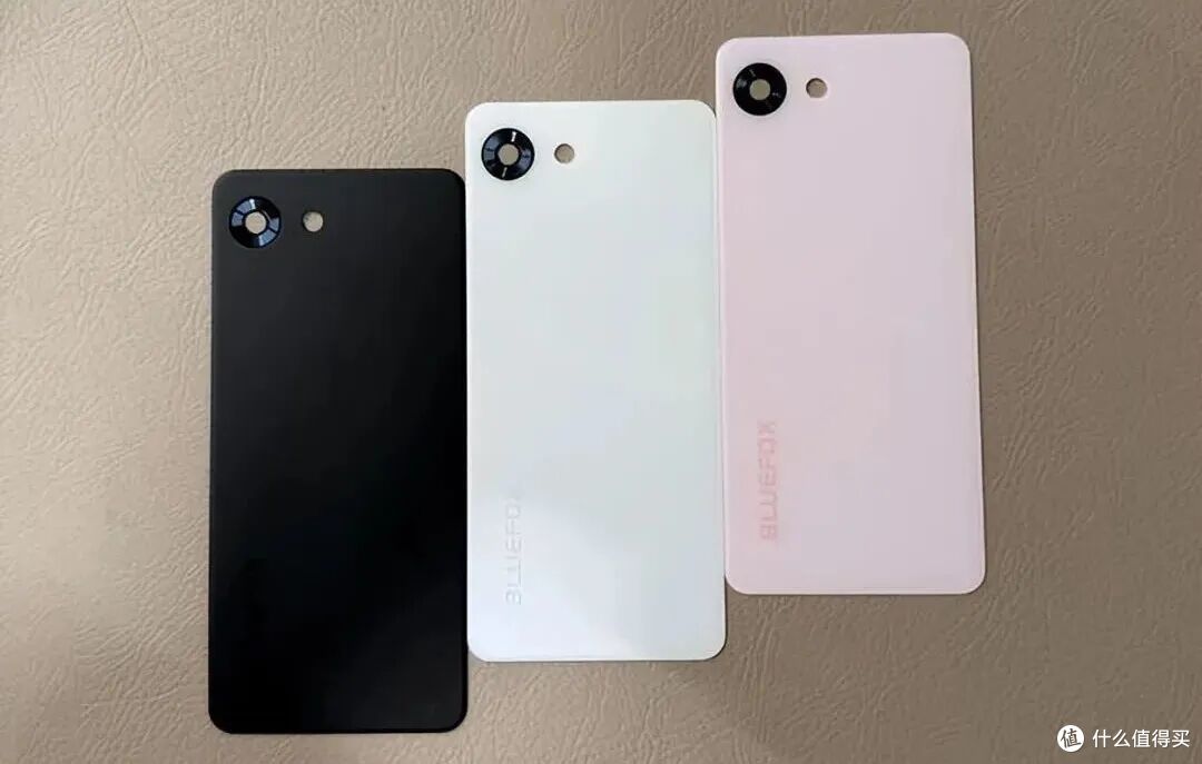4.7 英寸 + LCD + 纯平背板,这小屏新机绝了!