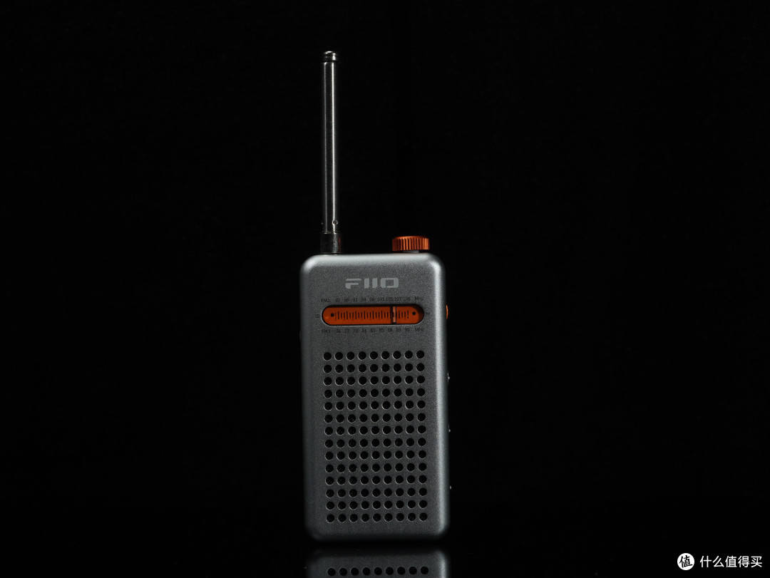 HiFi厂做出的复古收音机体验会怎么样?来看飞傲RR13收音机