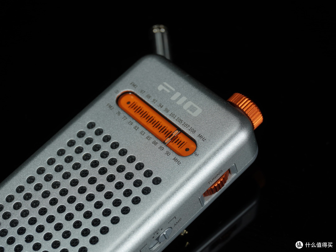 HiFi厂做出的复古收音机体验会怎么样?来看飞傲RR13收音机
