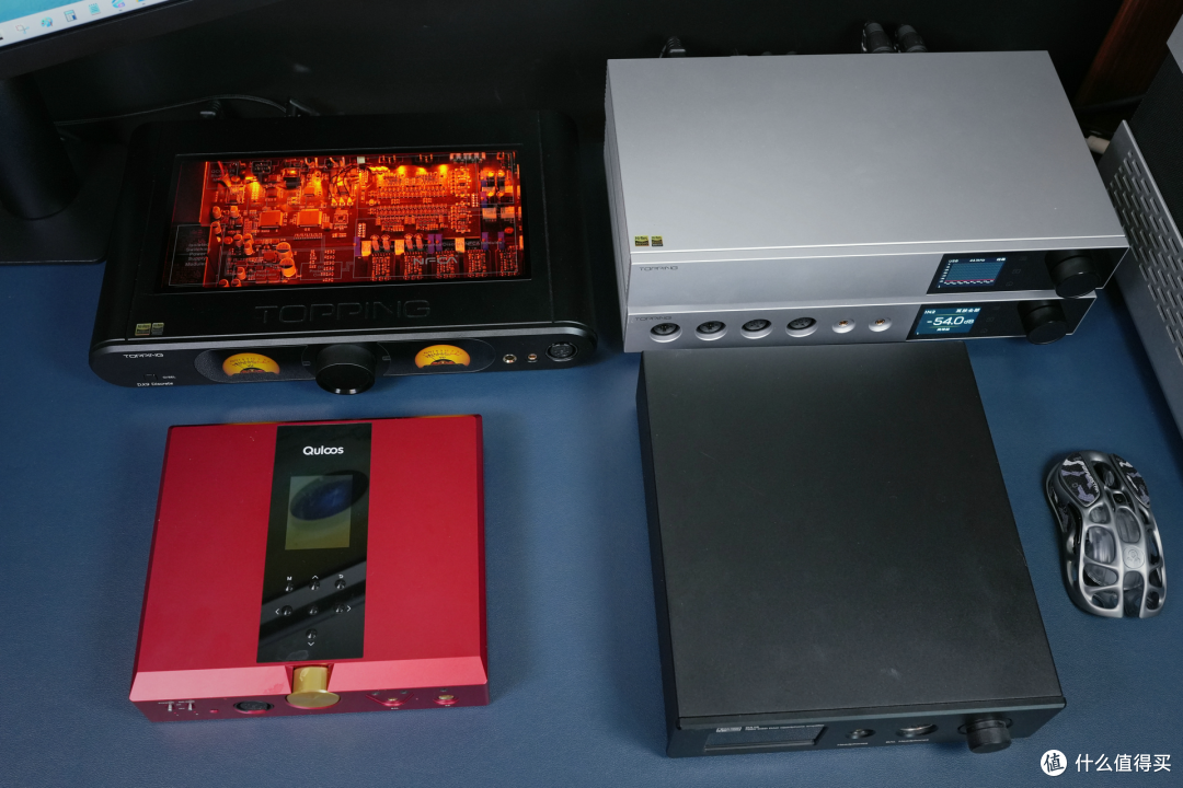 与其他机器比较，A900与D900机身算窄的
