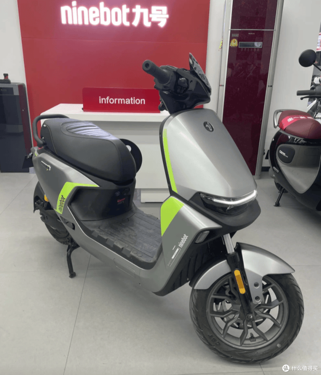空车4000元档电摩三选一:小牛、极核、九号谁更值得买?