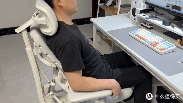 人体工学椅真的是智商税吗?清闲Pro实测:终于有椅子卷体验了