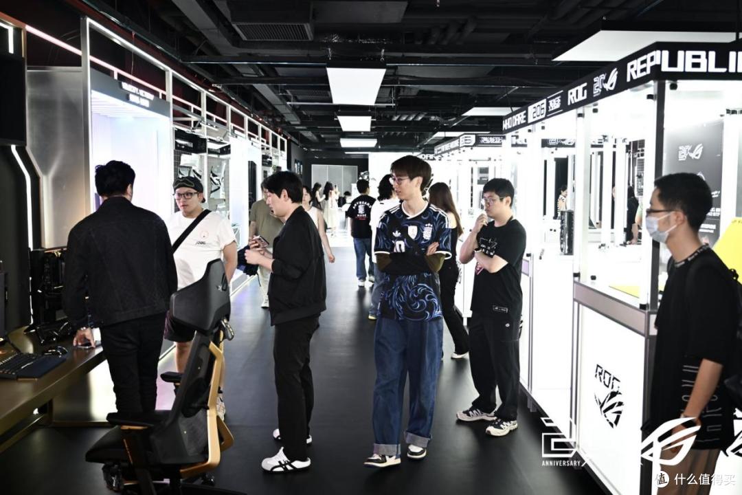 暑假信仰之旅倒计时!ROG 20周年快闪殿堂收官,尖货装备等你来战