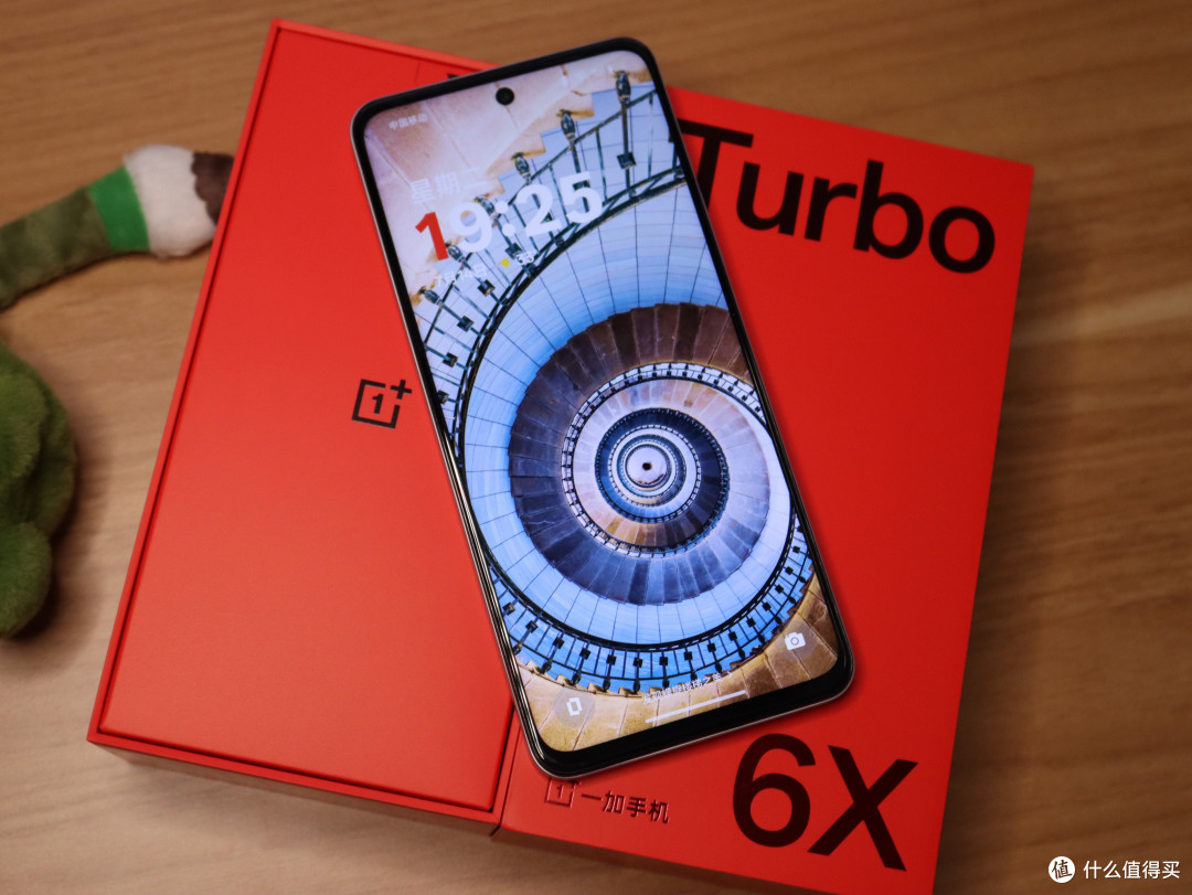 LCD突然翻红:手机厂家终于卖明白了,LCD新秀一加Turbo6X