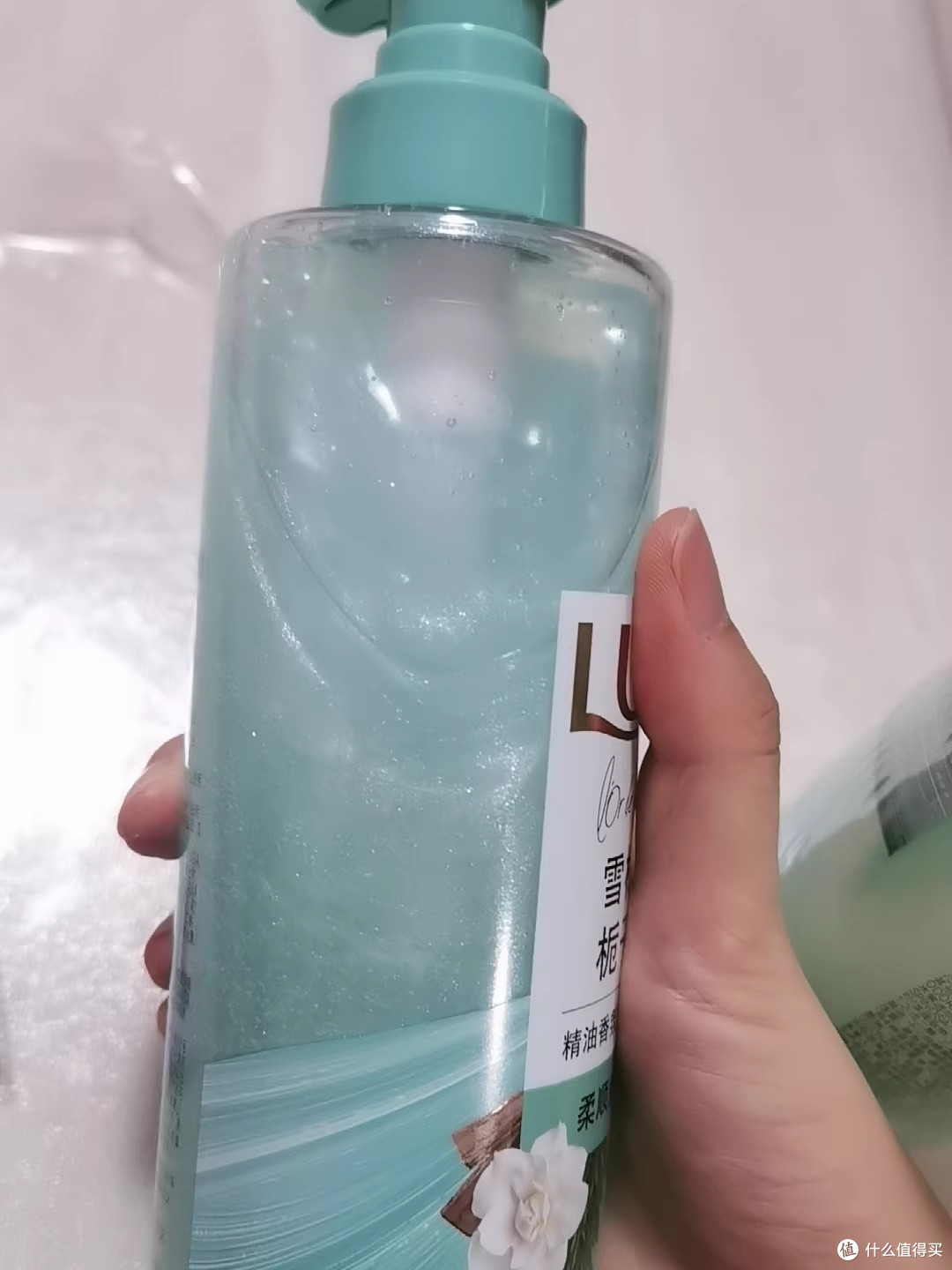 雪松栀子:一瓶把山风和夏夜都装进发丝里的洗发水