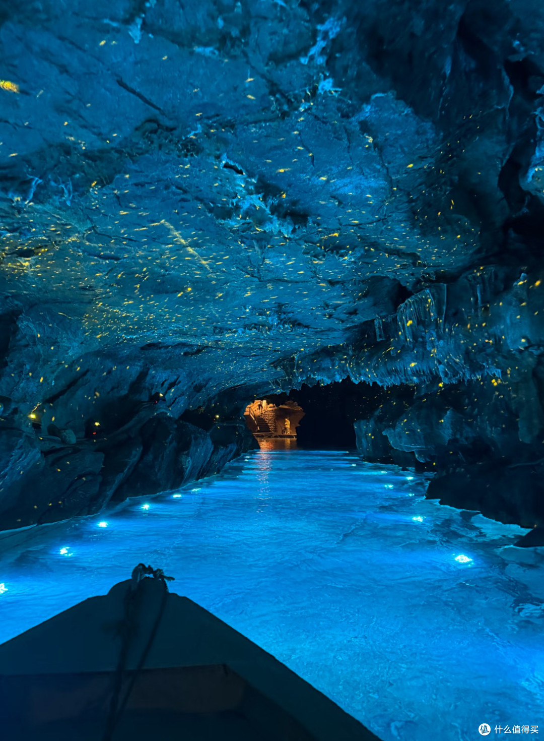 桐庐避暑玩水:虎啸峡漂流与OMG心跳乐园