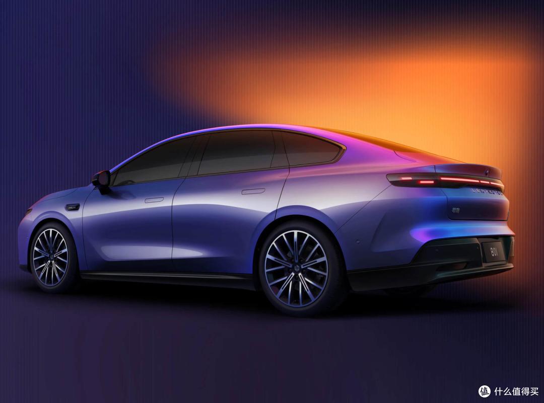 零跑全新B01/B10上市售9.58万起 高算力座舱+高性能后驱