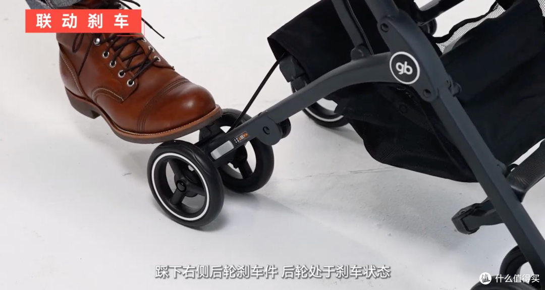 新手爸妈如何正确操作口袋车?口袋车展开与折叠,你做对了吗?