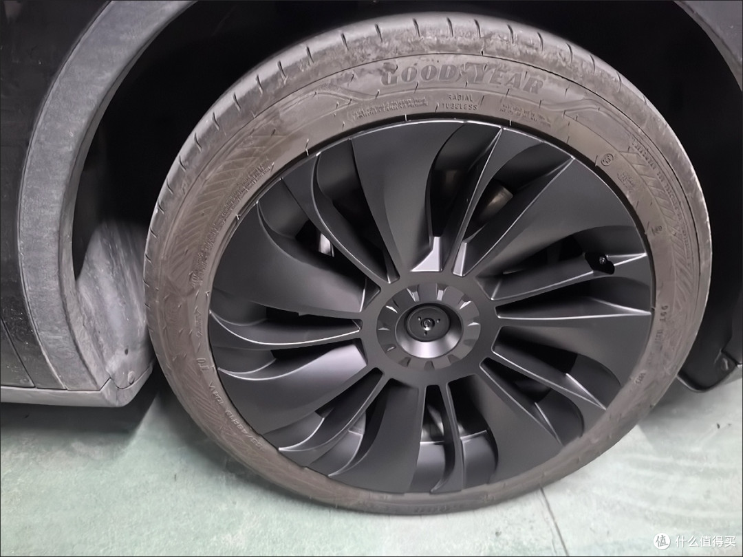 特斯拉Model Y：智能出行新体验