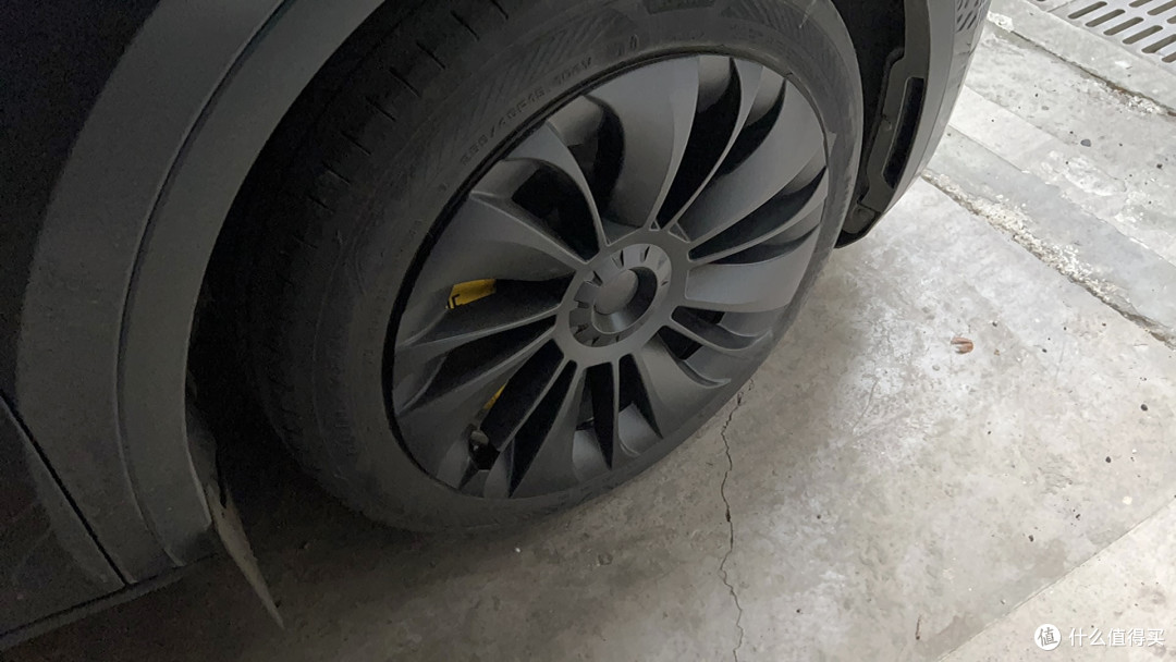 特斯拉Model Y：智能出行新体验