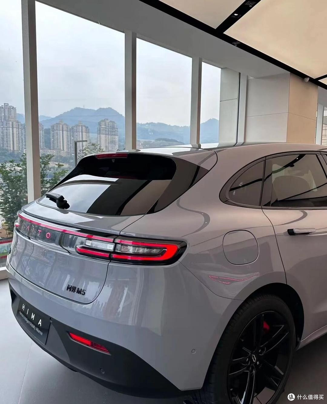 问界M5:智能与舒适的完美结合