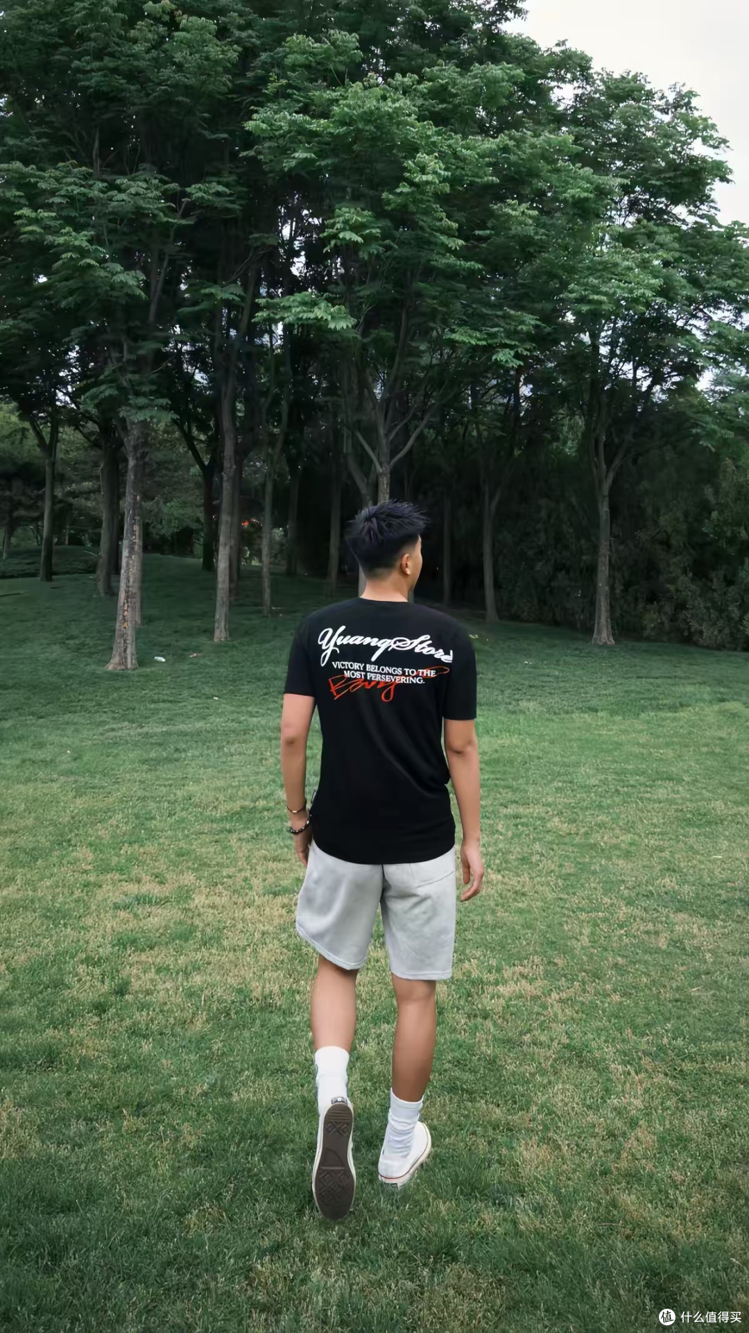 🇺🇸一秒穿越90年代！这件YUANQ发泡字母T恤太有内味了🔥