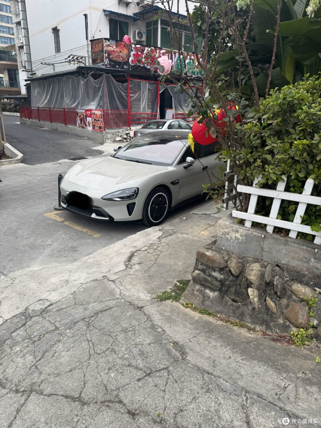 小米SU7：融入日常的智能伙伴