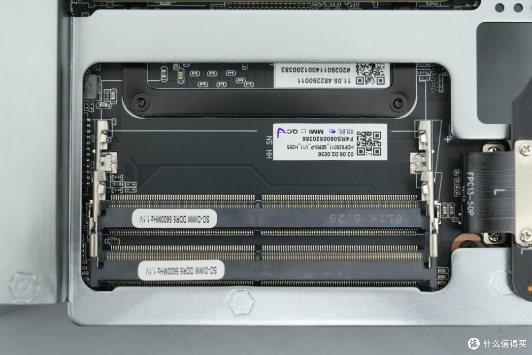 AMD Ryzen 7 H 255 8核处理器加持,街未觉醒迷你PC主机拆解
