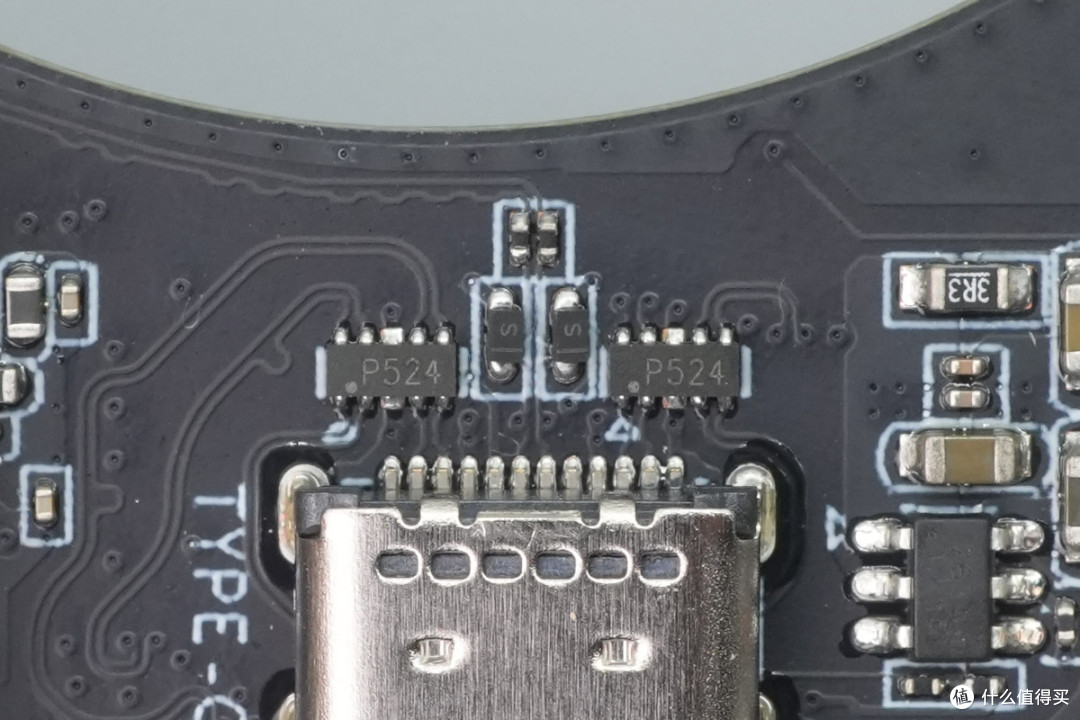 AMD Ryzen 7 H 255 8核处理器加持,街未觉醒迷你PC主机拆解