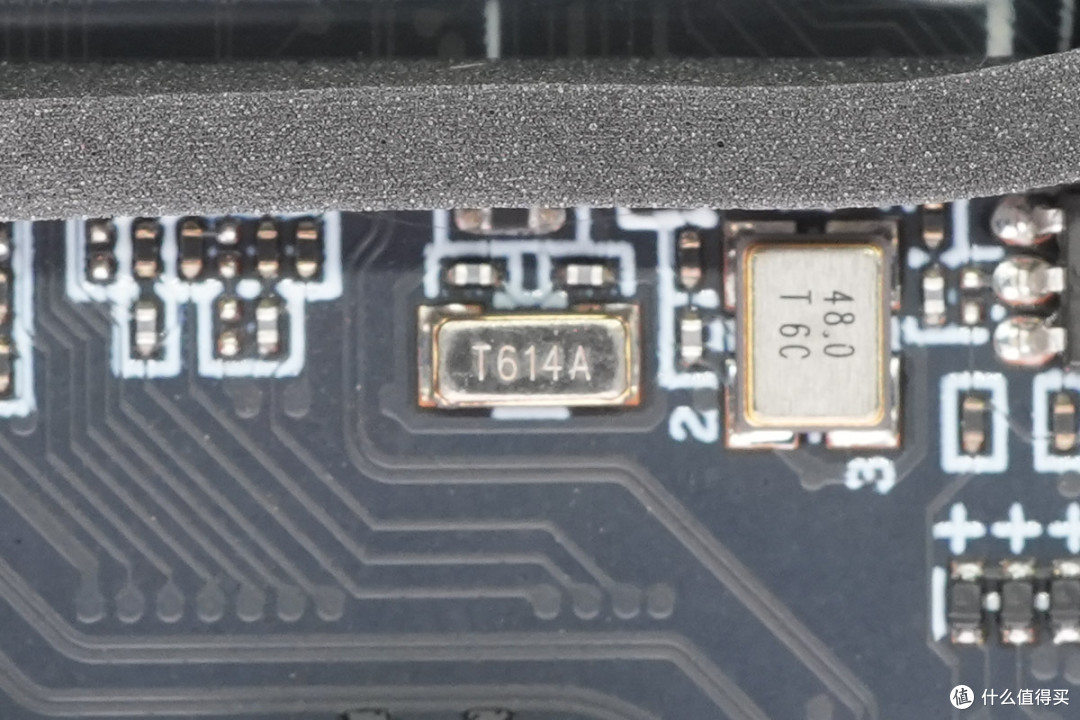 AMD Ryzen 7 H 255 8核处理器加持,街未觉醒迷你PC主机拆解