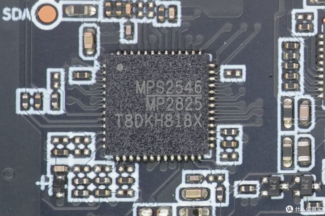 AMD Ryzen 7 H 255 8核处理器加持,街未觉醒迷你PC主机拆解