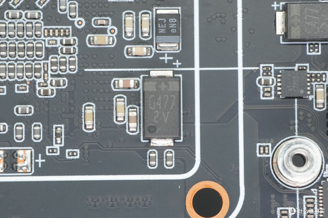 AMD Ryzen 7 H 255 8核处理器加持,街未觉醒迷你PC主机拆解