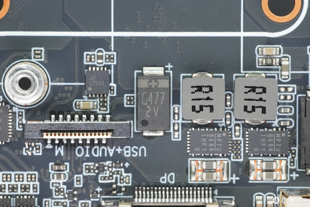 AMD Ryzen 7 H 255 8核处理器加持,街未觉醒迷你PC主机拆解