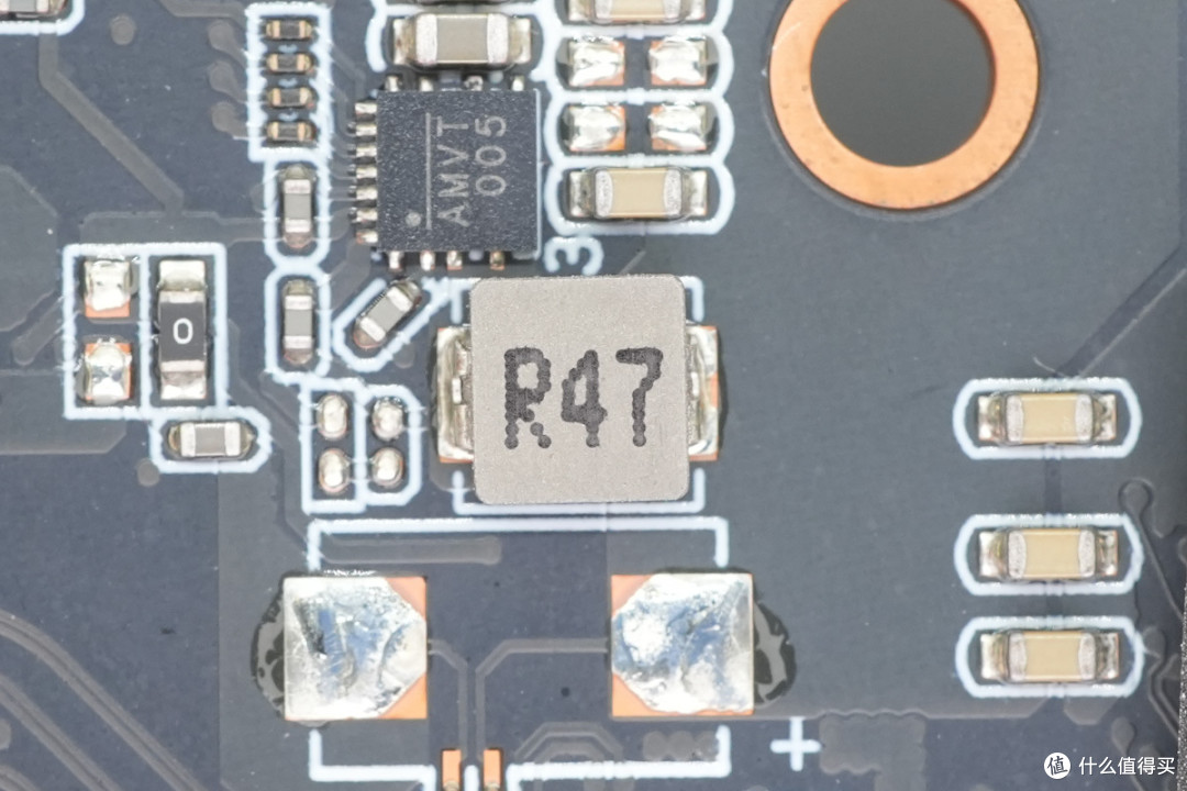 AMD Ryzen 7 H 255 8核处理器加持,街未觉醒迷你PC主机拆解