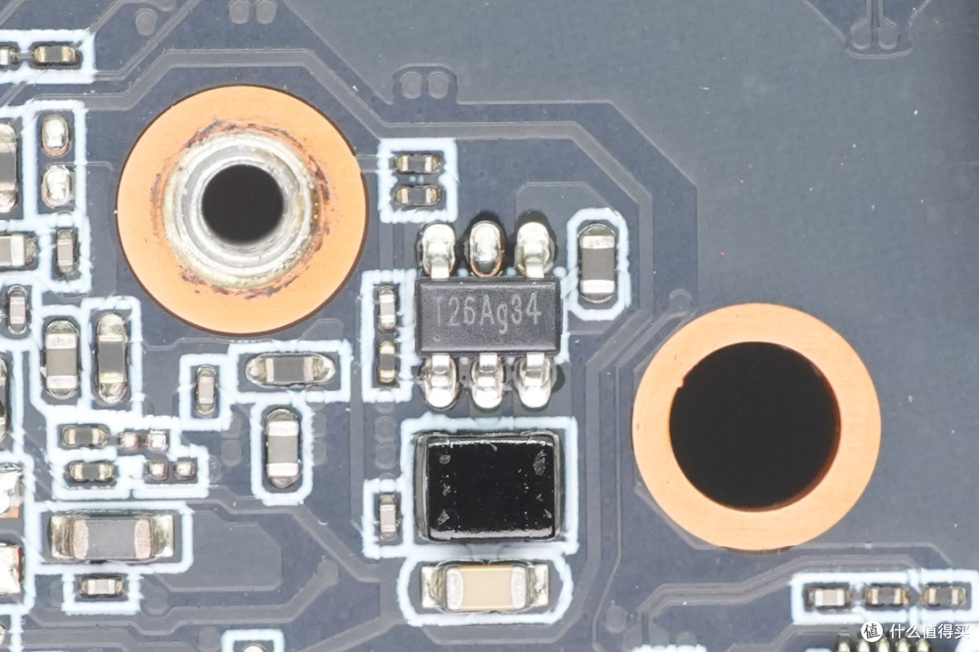 AMD Ryzen 7 H 255 8核处理器加持,街未觉醒迷你PC主机拆解