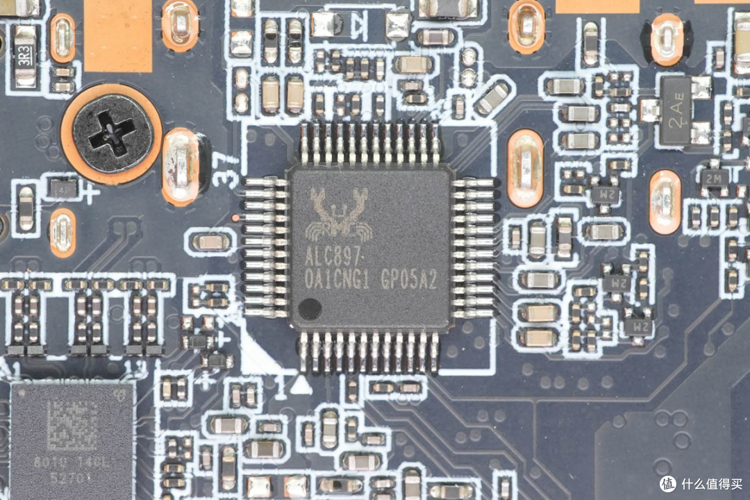 AMD Ryzen 7 H 255 8核处理器加持,街未觉醒迷你PC主机拆解