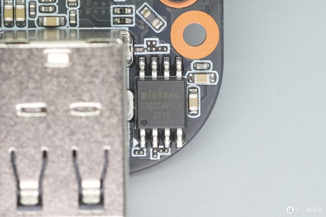 AMD Ryzen 7 H 255 8核处理器加持,街未觉醒迷你PC主机拆解