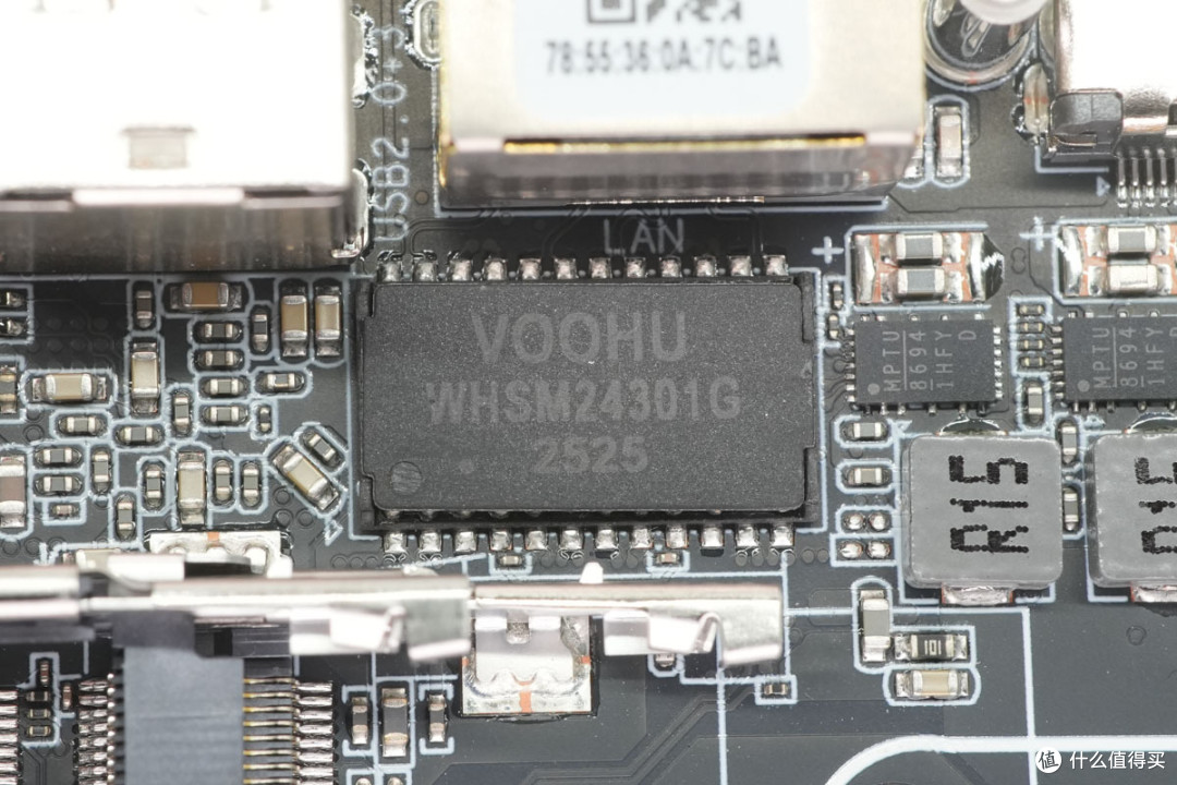 AMD Ryzen 7 H 255 8核处理器加持,街未觉醒迷你PC主机拆解