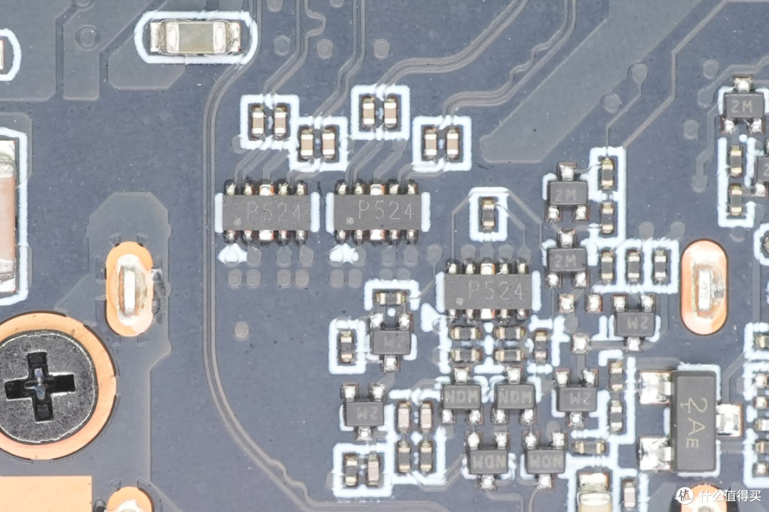 AMD Ryzen 7 H 255 8核处理器加持,街未觉醒迷你PC主机拆解