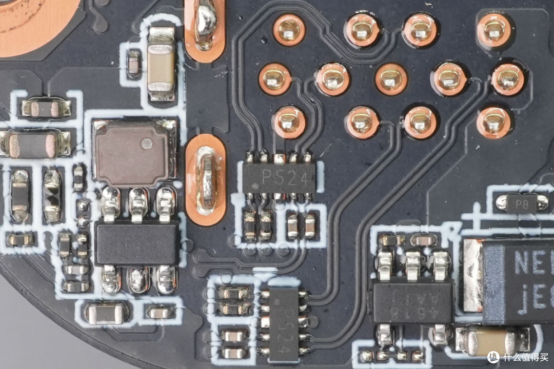 AMD Ryzen 7 H 255 8核处理器加持,街未觉醒迷你PC主机拆解