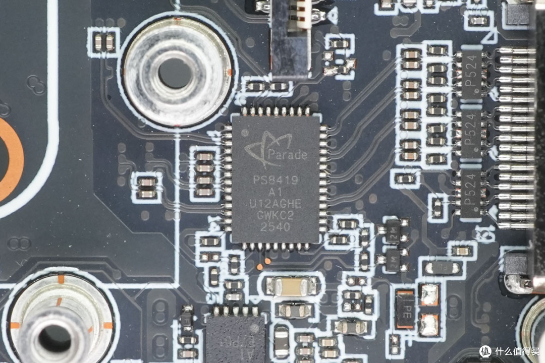 AMD Ryzen 7 H 255 8核处理器加持,街未觉醒迷你PC主机拆解