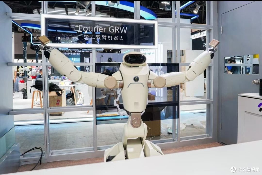 机器人管家系统上线!傅利叶携多款康养陪伴新品方案亮相WAIC2026