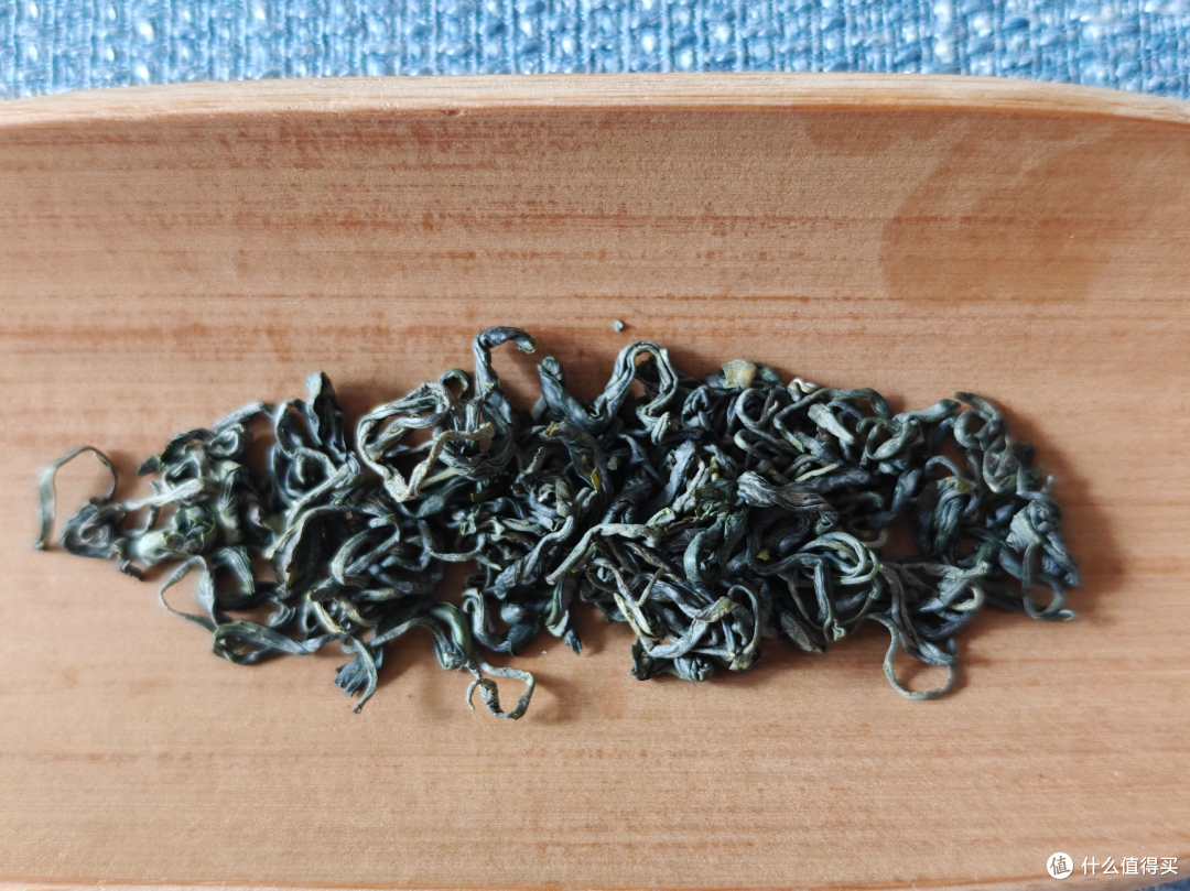 晚上想喝茶怕睡不着?试试龙冠晚茶,一杯适合晚上喝的茶