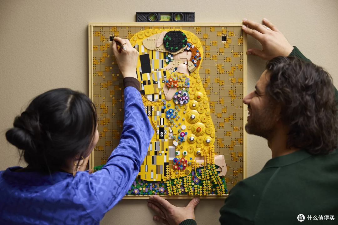 用4000片金色积木拼一幅画,乐高怎么做到的?