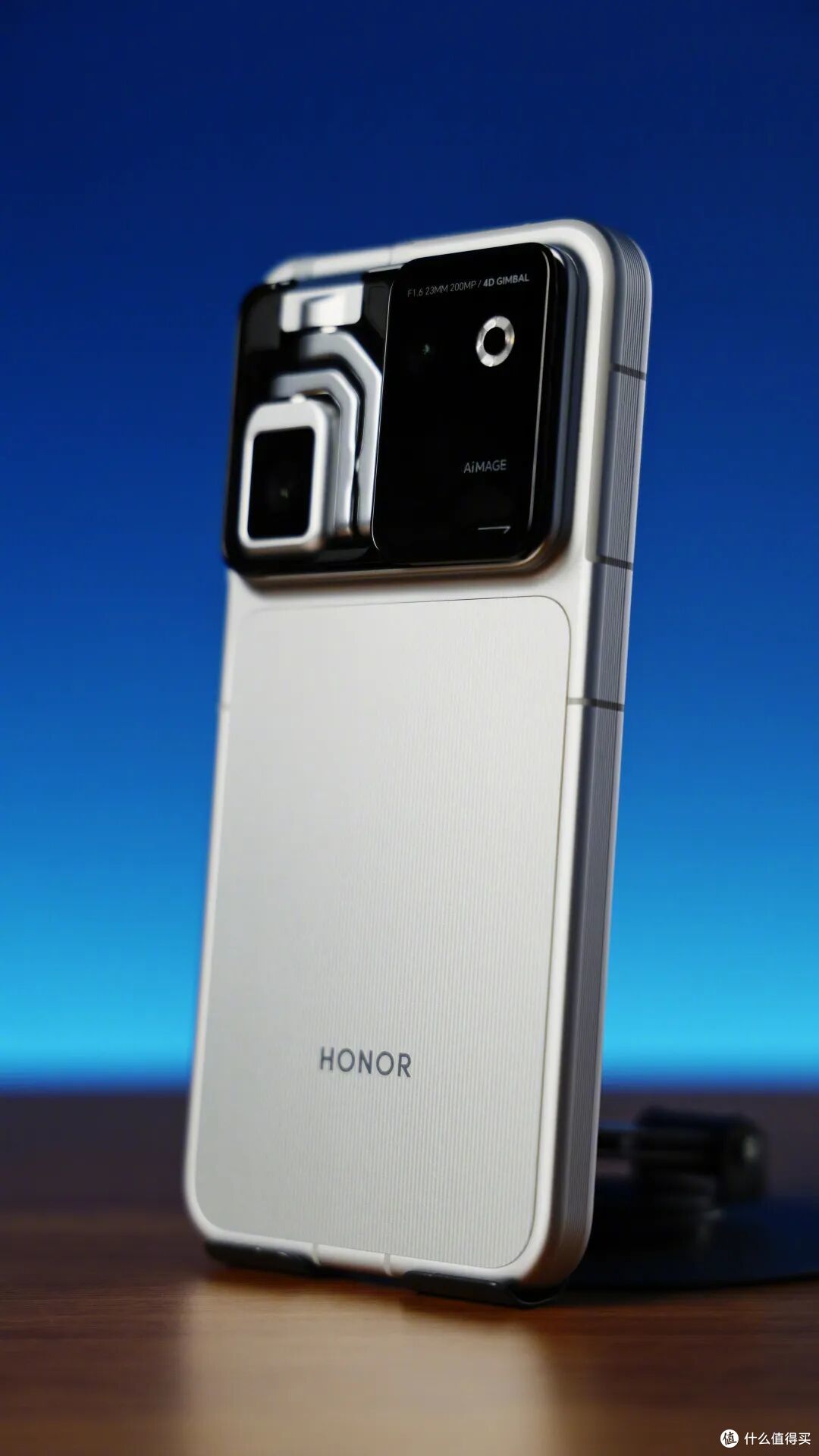 全球首款机器人手机来了!荣耀Robot Phone今日开约,这波太野了