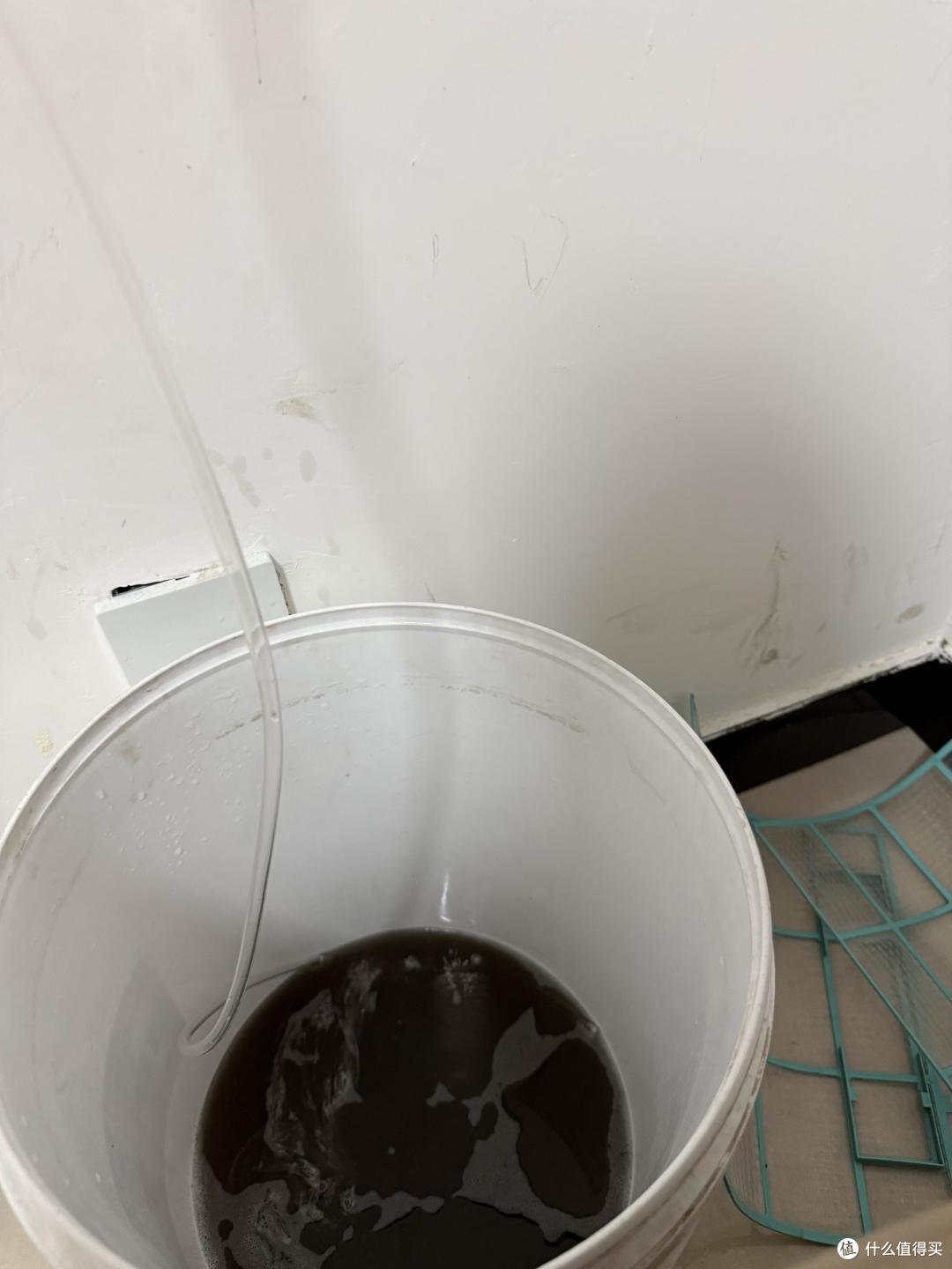 被网友的“家电清洗智慧”折服了,自己就能洗啊,以前白花钱了