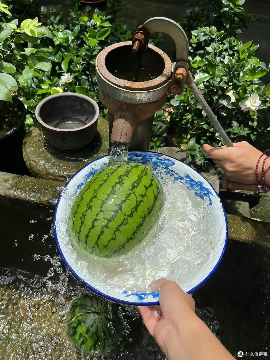 后来都改成这种手压井了
