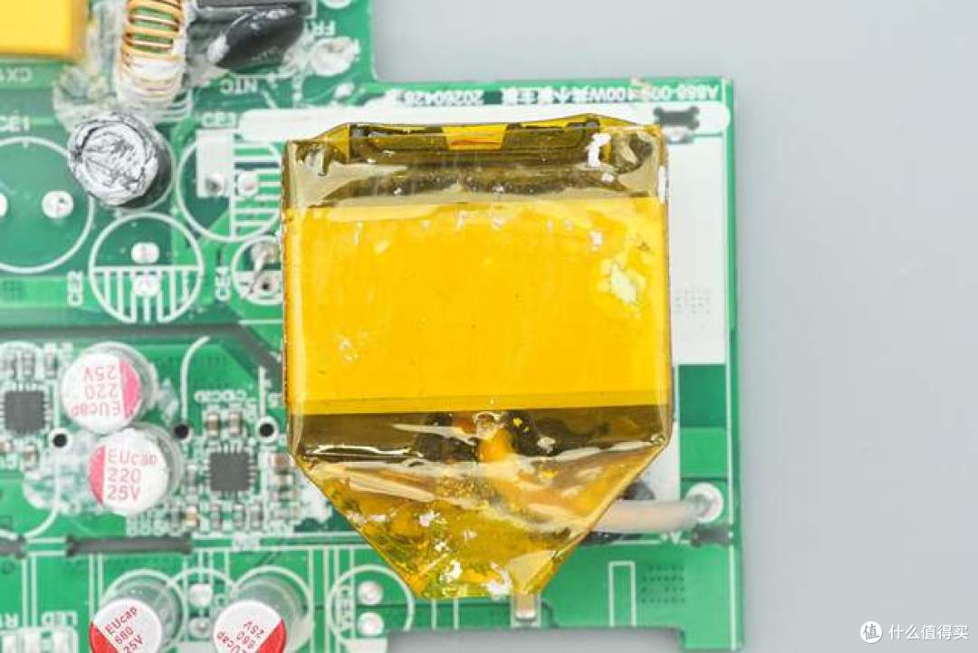 拆解报告:白牌100W 2C1A智显屏氮化镓快充