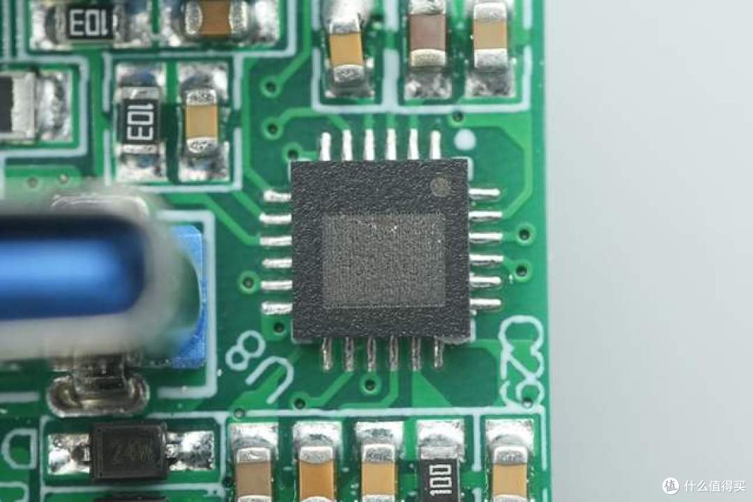 拆解报告:白牌100W 2C1A智显屏氮化镓快充
