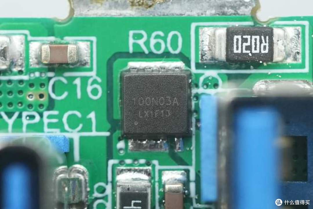 拆解报告:白牌100W 2C1A智显屏氮化镓快充