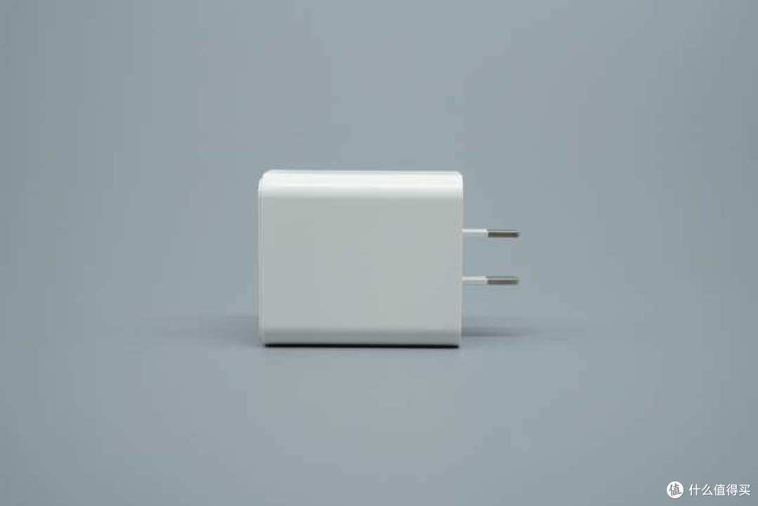 仅重58g却给到了2C2A!品胜这款30W氮化镓凭什么做到这么小?