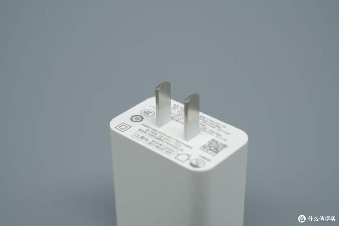 仅重58g却给到了2C2A!品胜这款30W氮化镓凭什么做到这么小?
