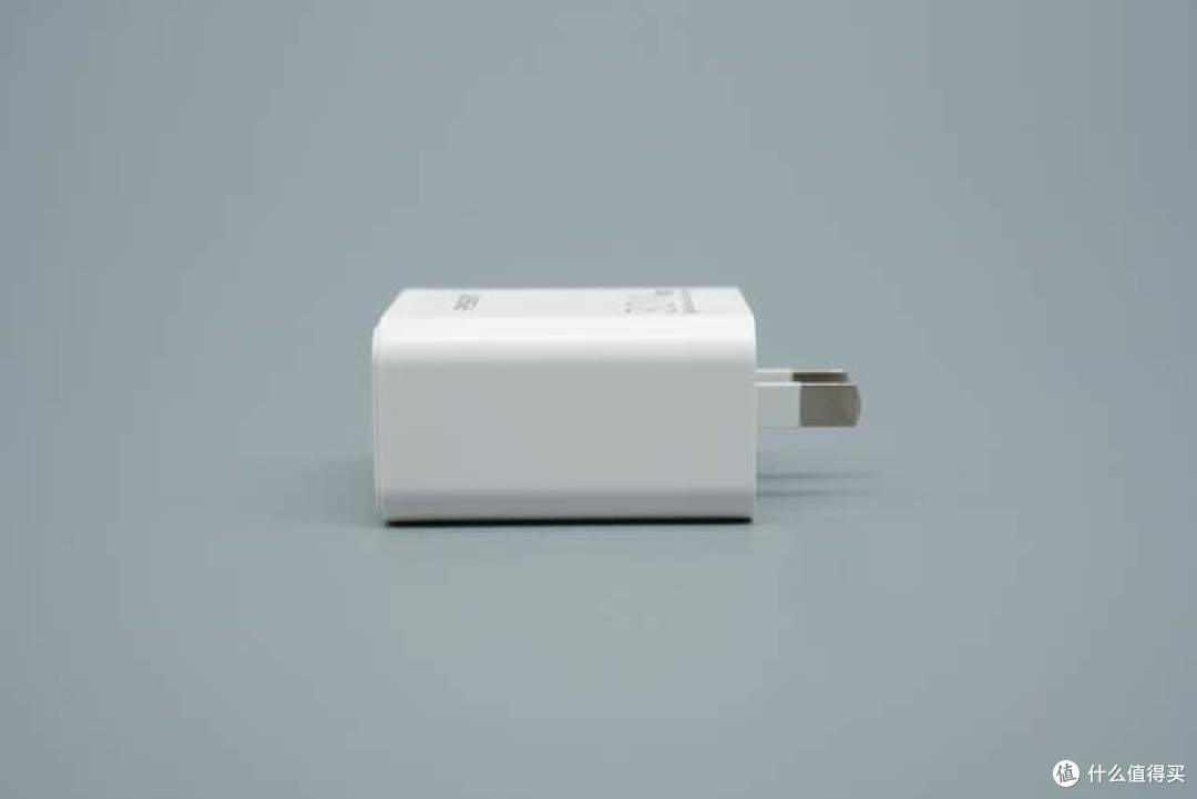 仅重58g却给到了2C2A!品胜这款30W氮化镓凭什么做到这么小?