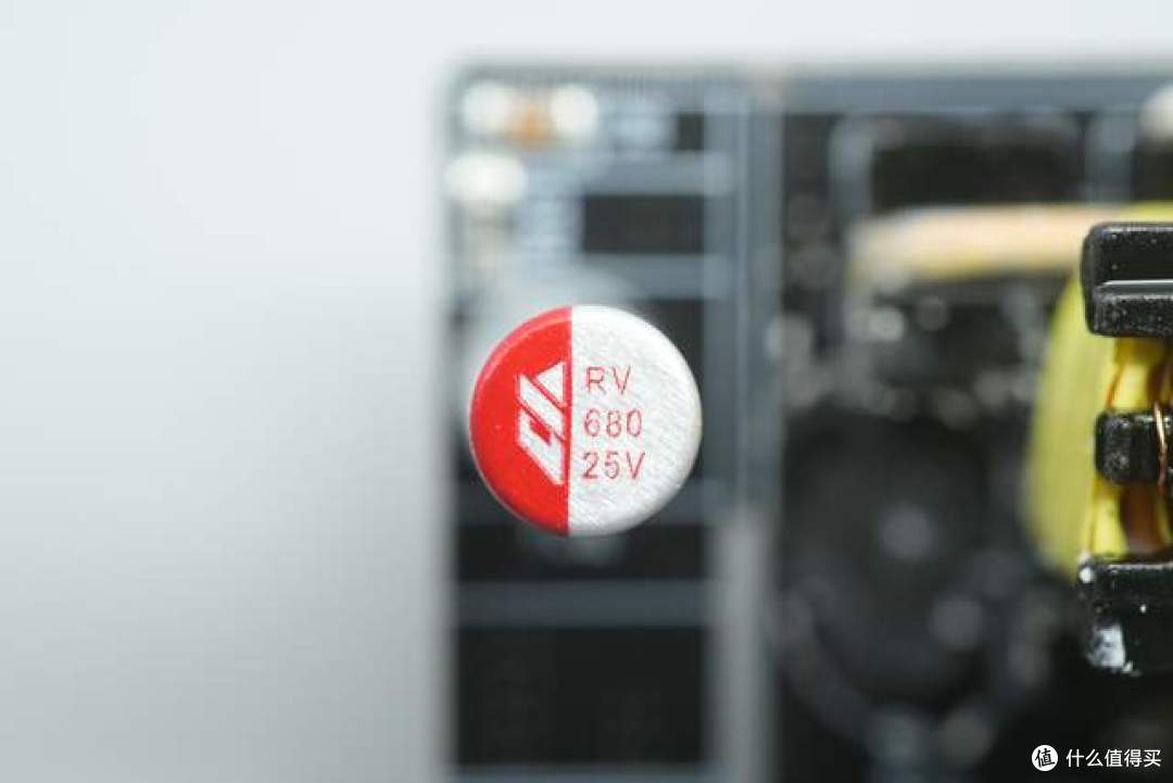 仅重58g却给到了2C2A!品胜这款30W氮化镓凭什么做到这么小?